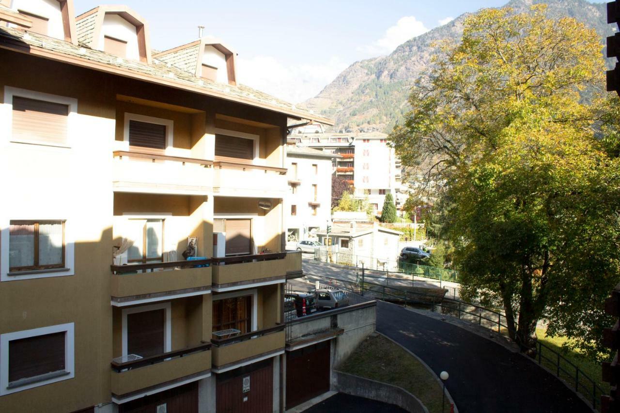 Appartamento In Centro A Chiesa Valmalenco كياسا إنْ فانمالينكو المظهر الخارجي الصورة