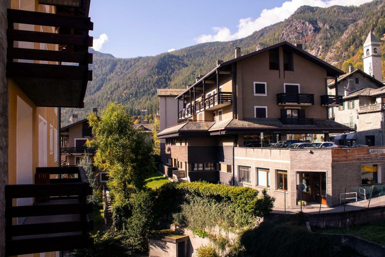 Appartamento In Centro A Chiesa Valmalenco كياسا إنْ فانمالينكو المظهر الخارجي الصورة